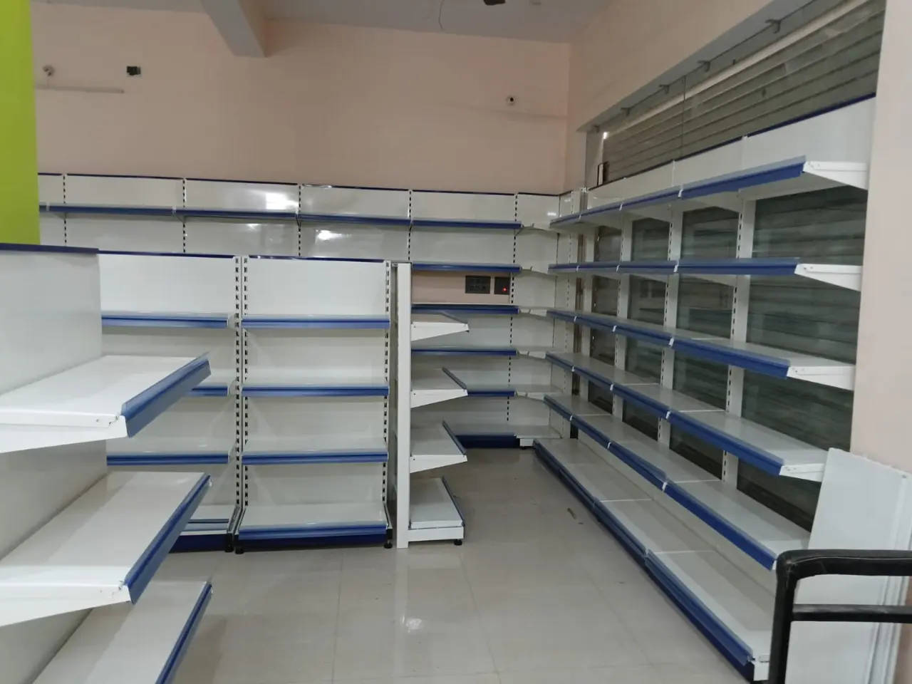 844533153_end  display racks Jhansi.webp